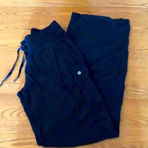 Pants Jogging with pockets ties at waist Sz med